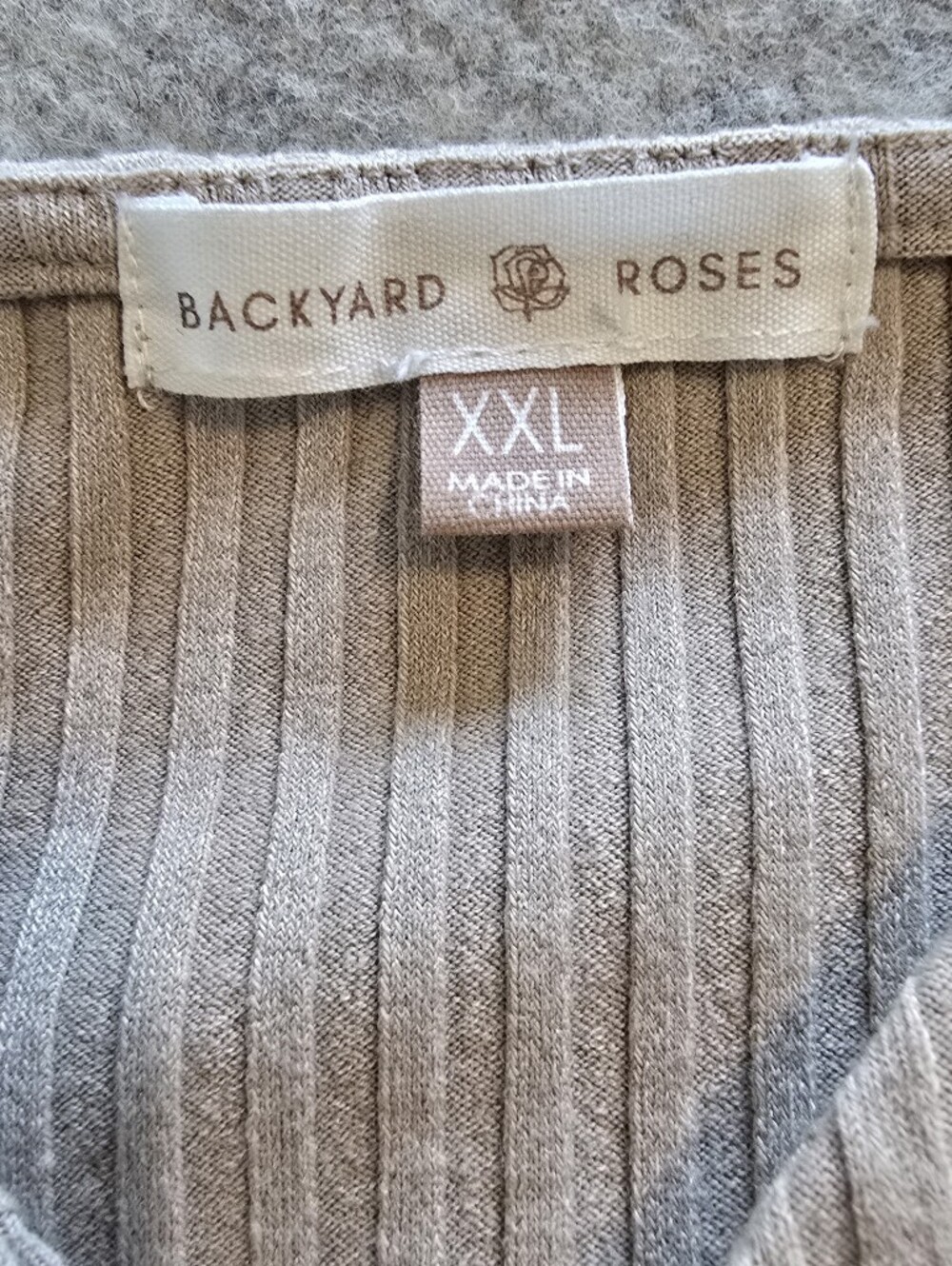 Backyard Roses Ribbed Ruffled Crop Top (Size XXL) - Picture 2 of 5